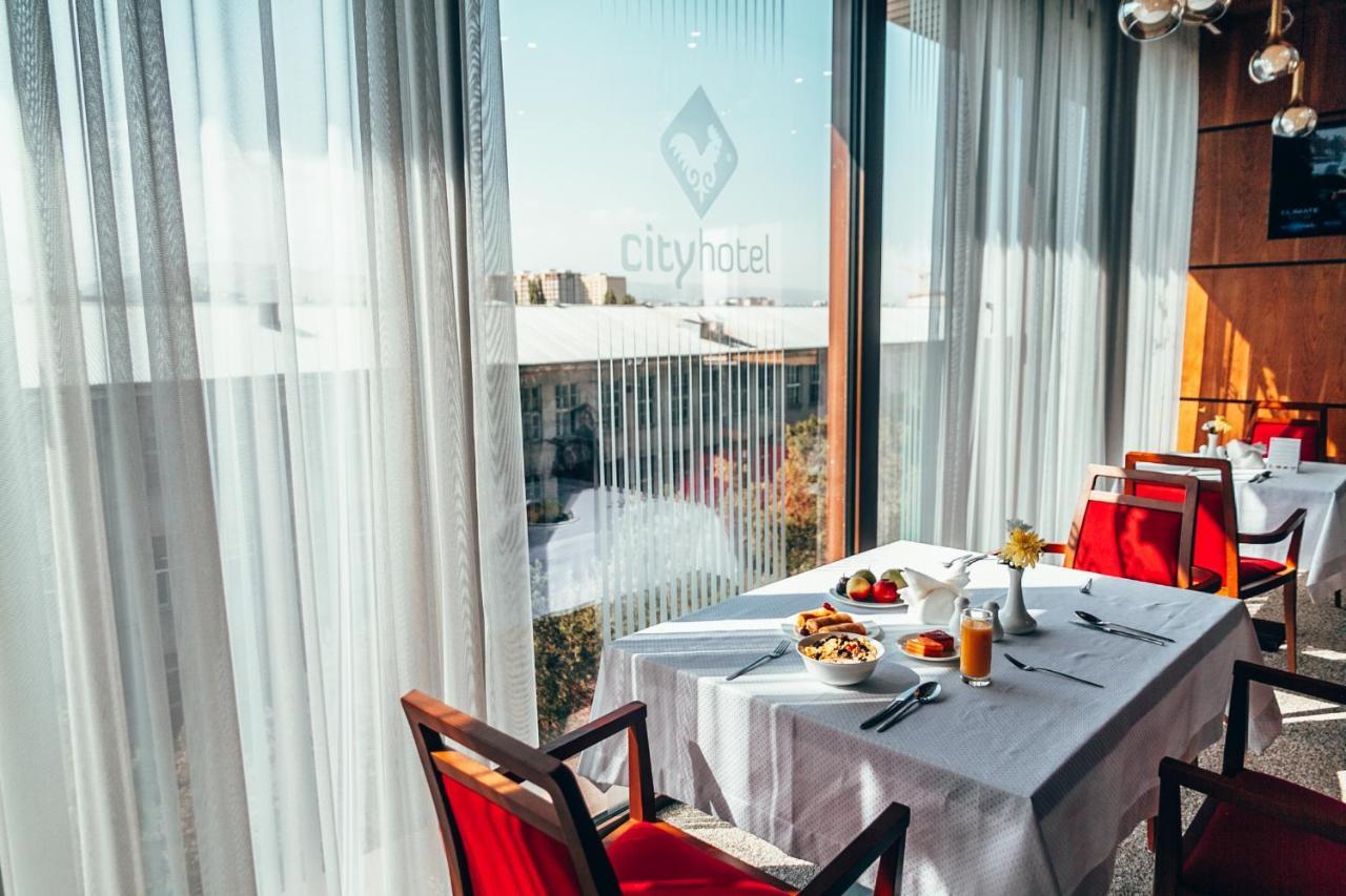 City Hotel Bishkek Ngoại thất bức ảnh