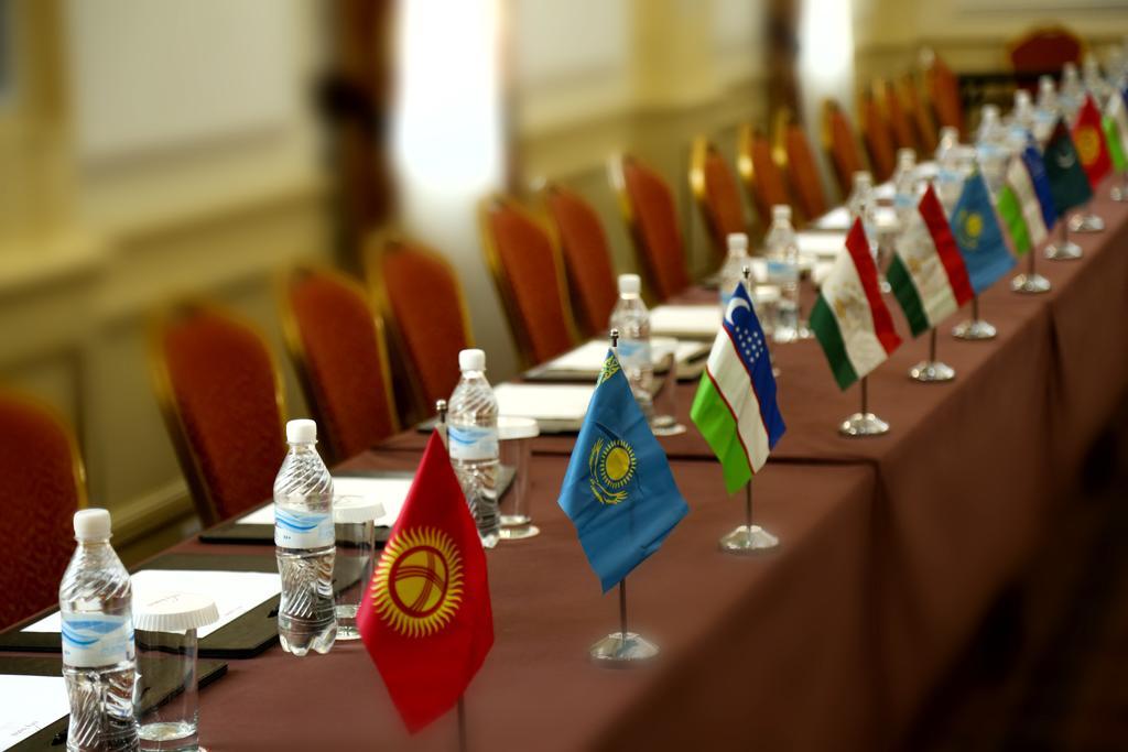City Hotel Bishkek Ngoại thất bức ảnh