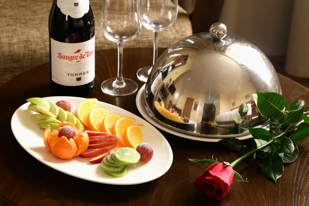 City Hotel Bishkek Ngoại thất bức ảnh