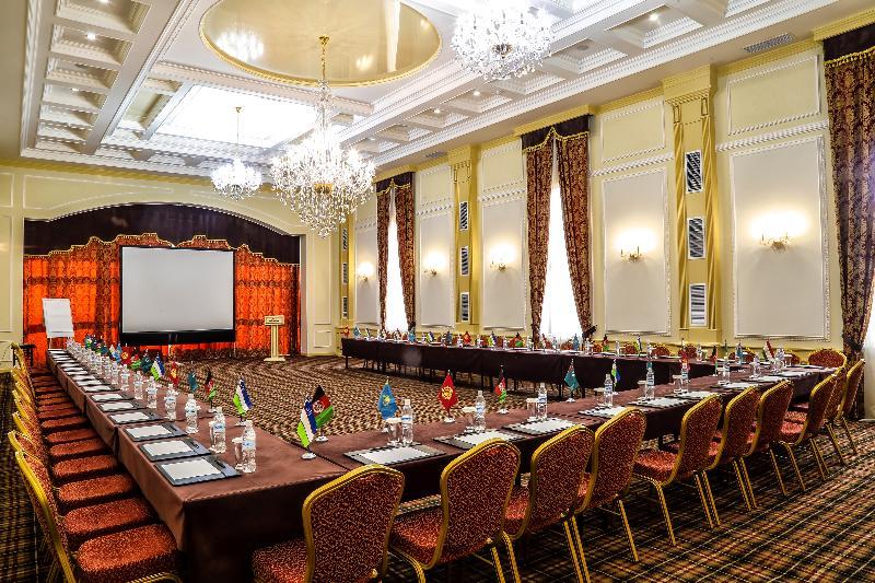 City Hotel Bishkek Ngoại thất bức ảnh
