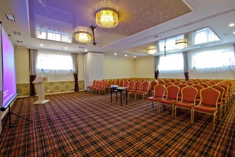 City Hotel Bishkek Ngoại thất bức ảnh