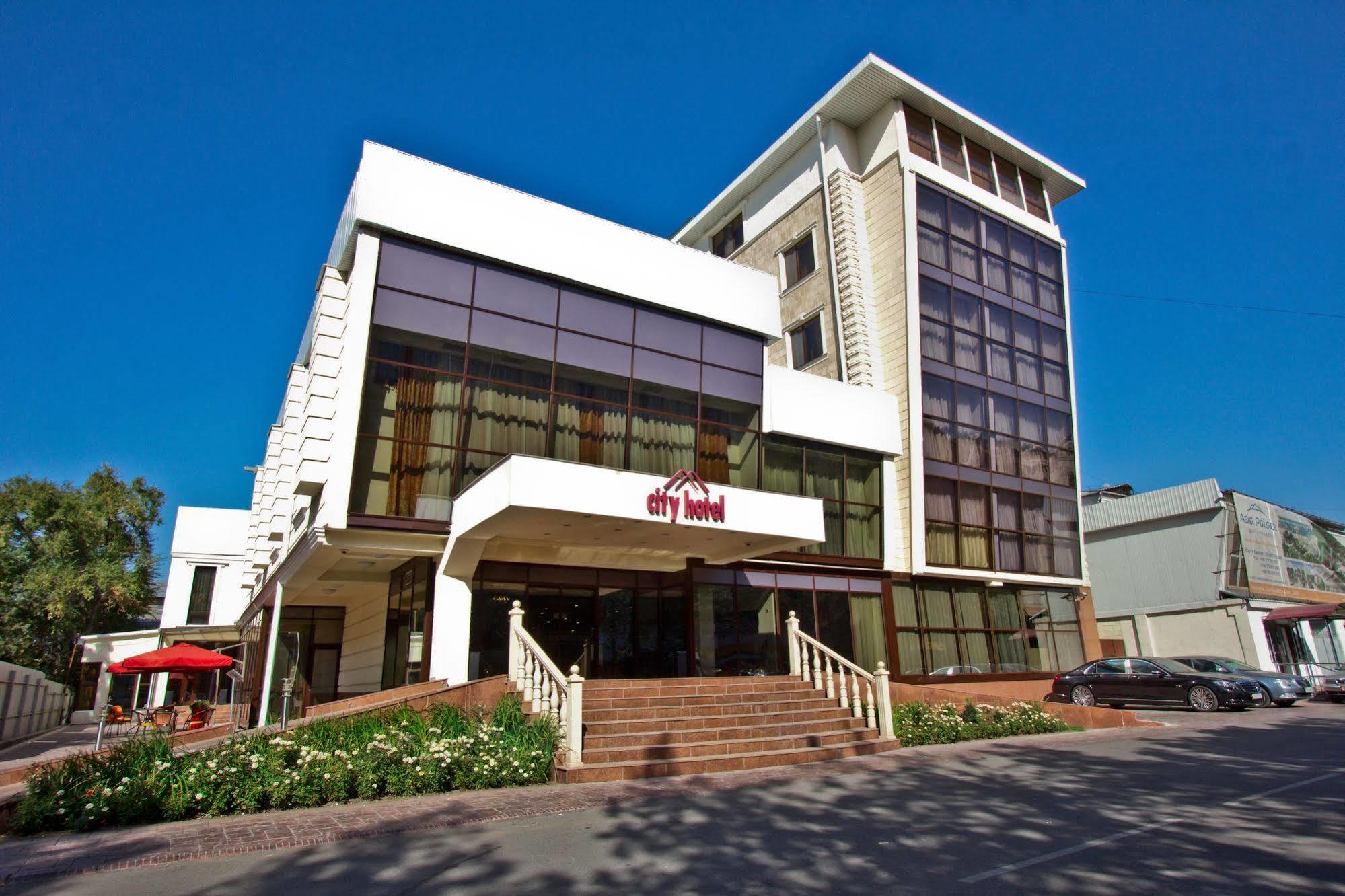 City Hotel Bishkek Ngoại thất bức ảnh